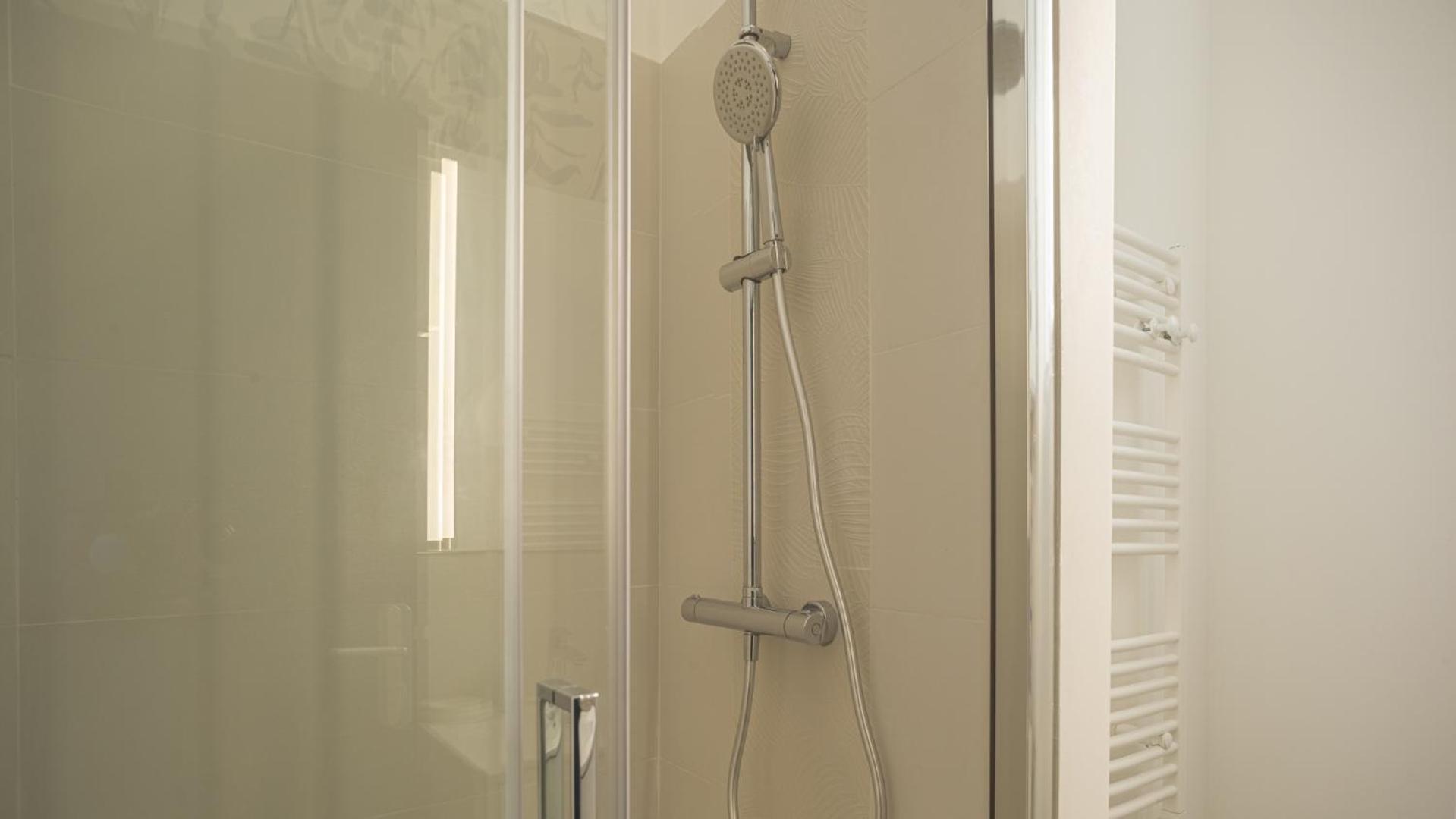Bonappart 12 - Charme Napoleonien & Confort Troyes Luaran gambar